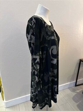 Nine West Black, Green, and White Printed Long Sleeve Dress